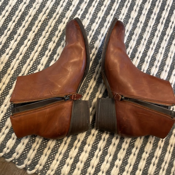 Clark’s booties - Picture 3 of 3